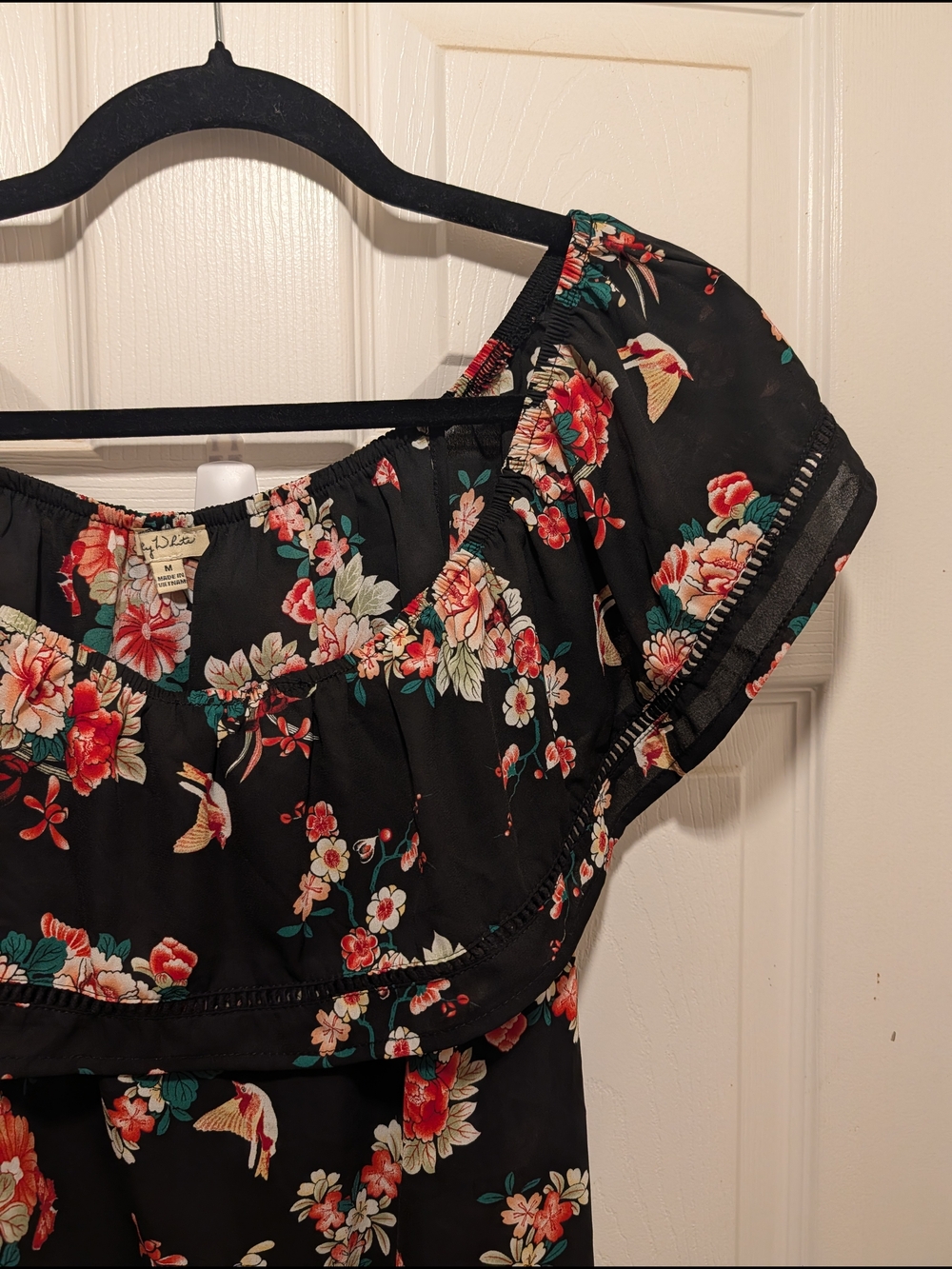 Lily White Black Off-Shoulder Top with Coral and Cream Floral Print - Picture 4 of 8
